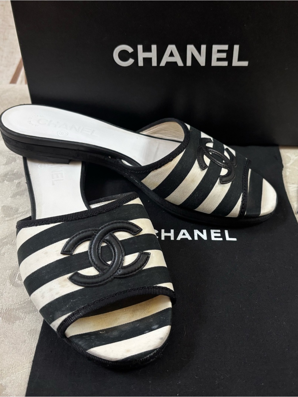 🆕 Chanel CC stripe sandals 😍
